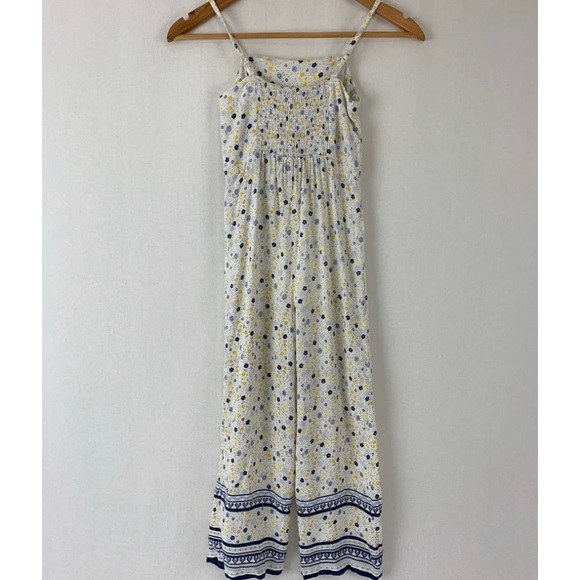 Tilii delightful jumpsuit with sheered back , adjustable straps ,cross over tie - Picture 2 of 7